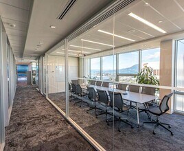 988 W Broadway, Vancouver, BC à louer Photo intérieure– Image 2 sur 3