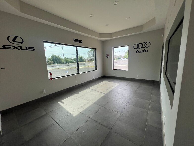 2913 US 130, Delran, NJ à vendre - Photo intérieure – Image 2 sur 7