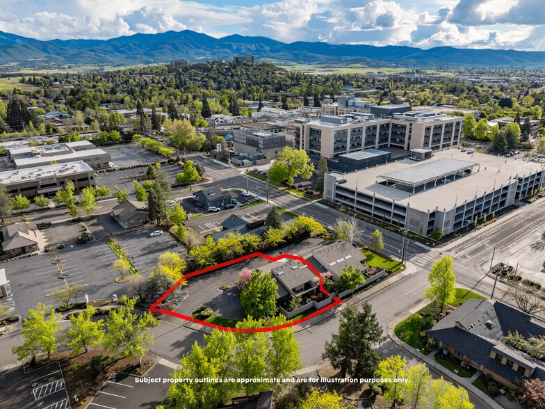 537 Murphy Rd, Medford, OR à louer - Photo de l’immeuble – Image 1 sur 49
