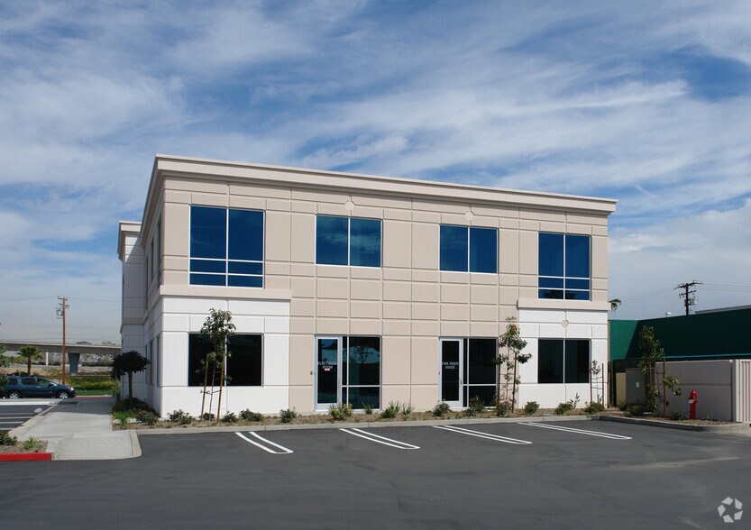 1202 Bristol St, Costa Mesa, CA à louer - Photo de l’immeuble – Image 2 sur 4