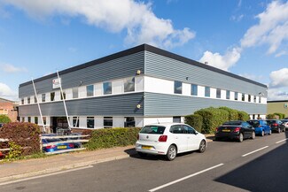 Plus de détails pour 16 Albert Dr, Burgess Hill - Bureau à louer