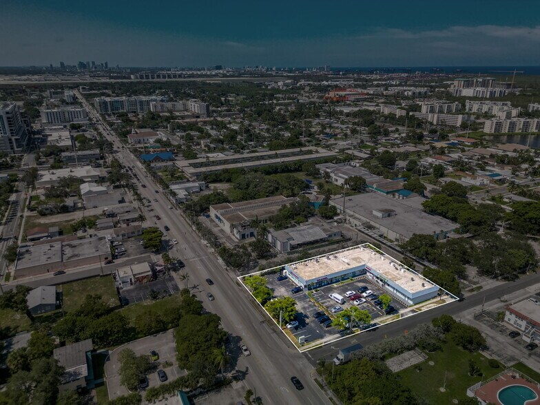 265 S Federal Hwy, Dania Beach, FL à vendre - Photo de l’immeuble – Image 1 sur 32