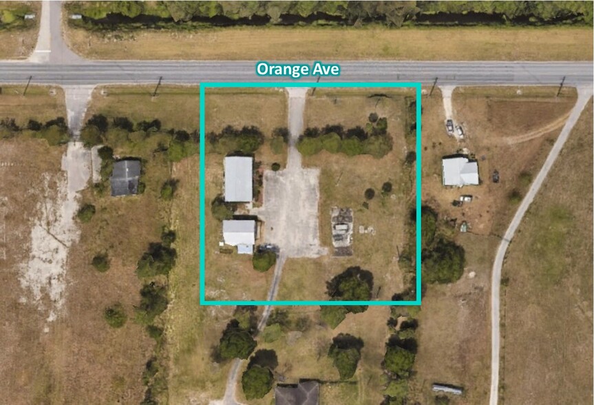 8355 Orange Ave, Fort Pierce, FL à louer - Photo de l’immeuble – Image 3 sur 3