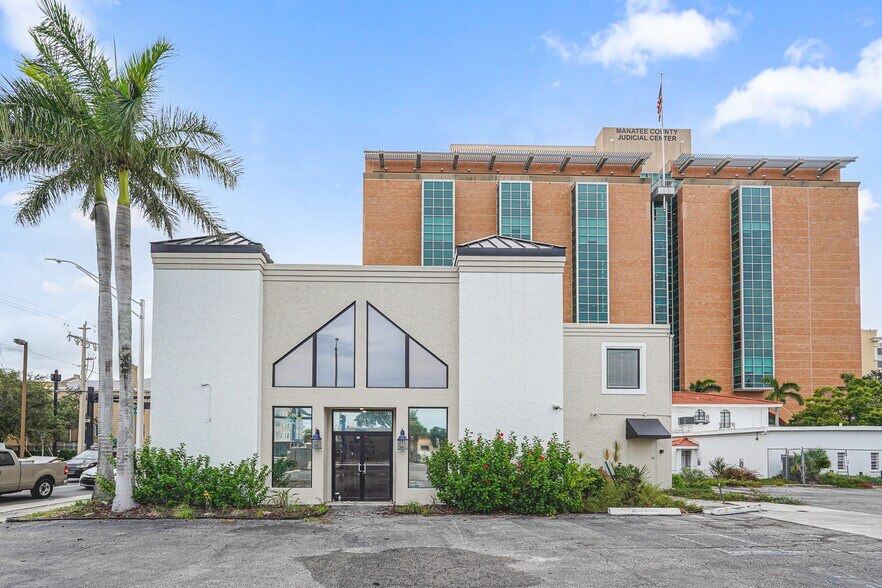 524 9th St W, Bradenton, FL à louer - Photo de l’immeuble – Image 1 sur 15