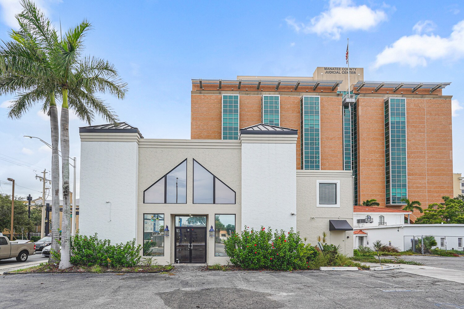 524 9th St W, Bradenton, FL à louer Photo de l’immeuble– Image 1 sur 16