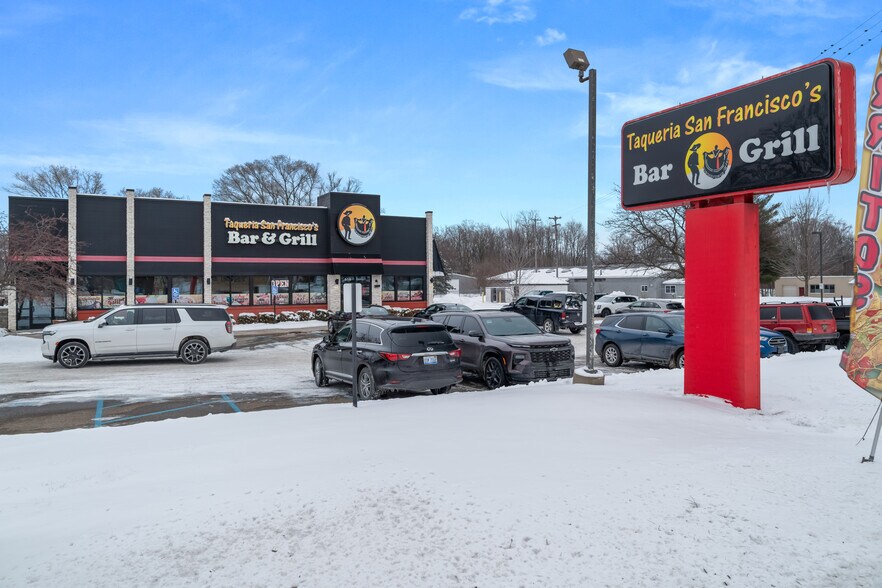 618 Allegan St, Plainwell, MI à vendre - Photo de l’immeuble – Image 3 sur 4