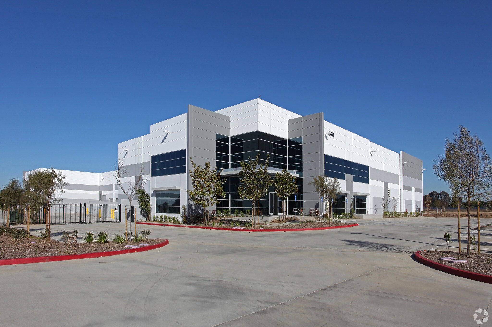 3851 Schaufele Ave, Long Beach, CA à louer Photo principale– Image 1 sur 4