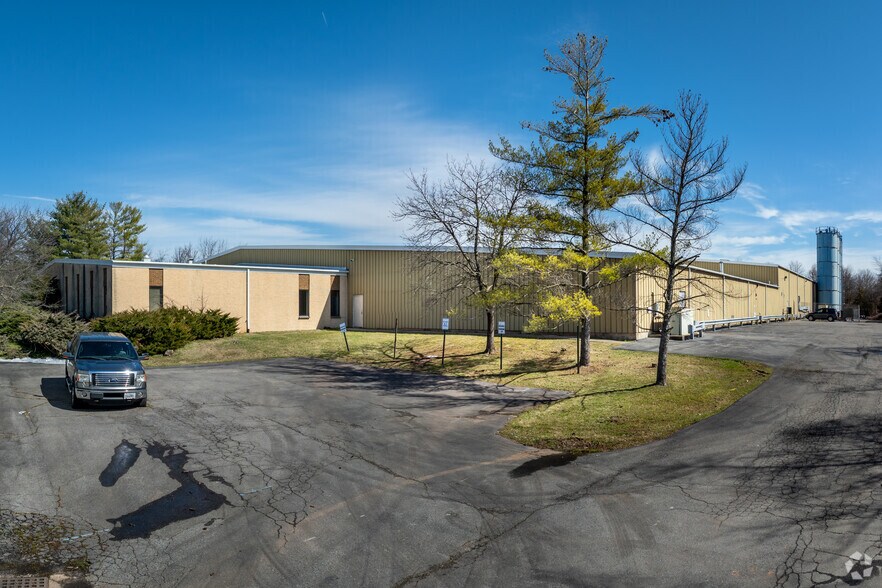 68 County Line Rd, Branchburg, NJ à vendre - Photo principale – Image 1 sur 8
