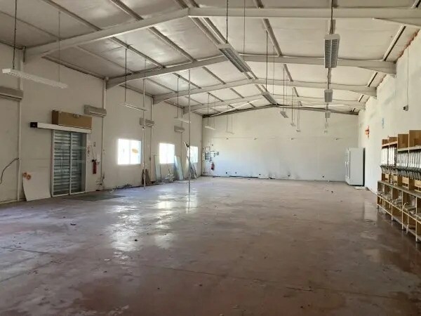 Local d’activités dans Argelès-sur-Mer à louer - Photo de l’immeuble – Image 3 sur 4