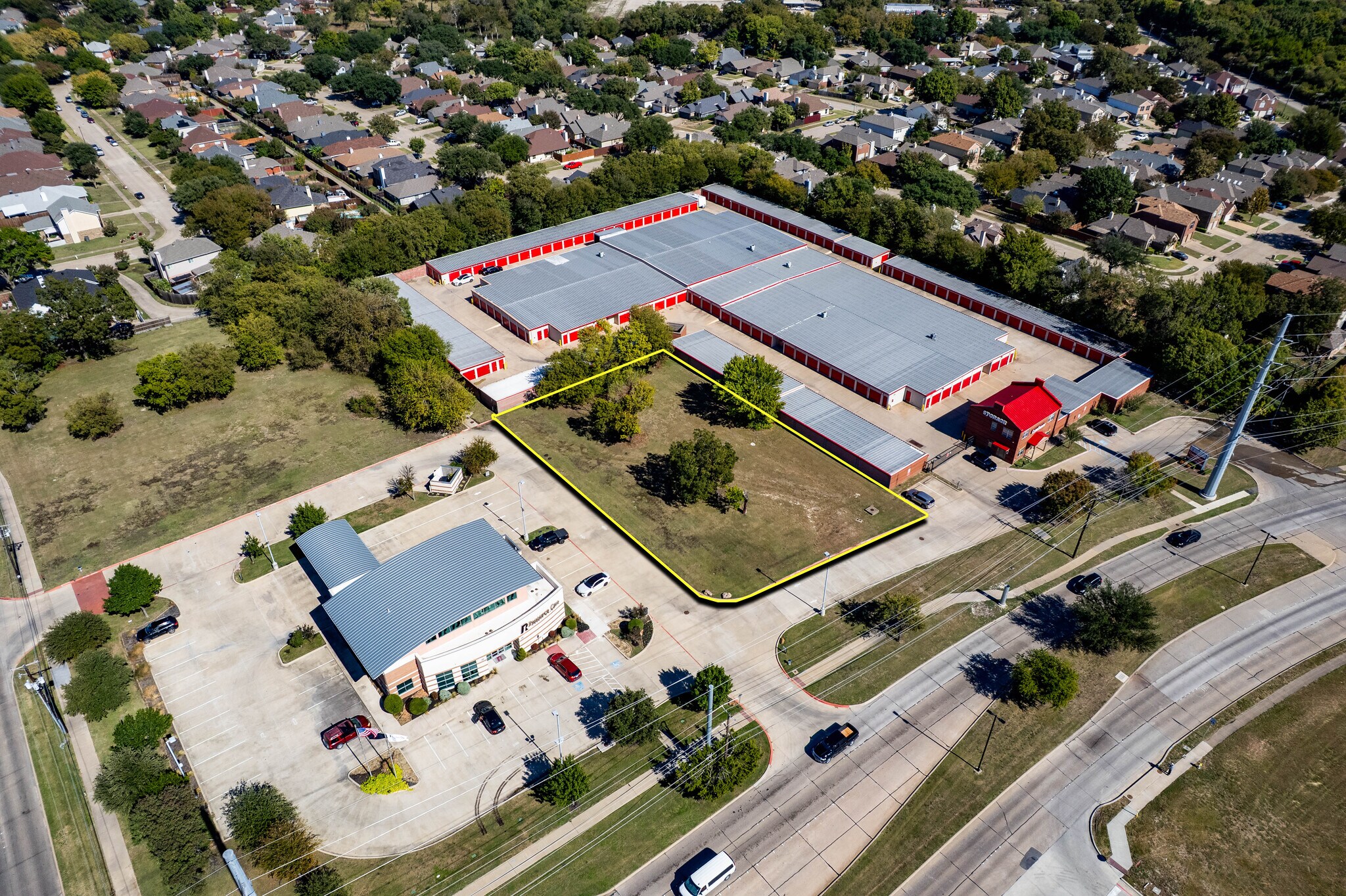 2401 Arapaho Rd, Garland, TX à vendre Aérien– Image 1 sur 17