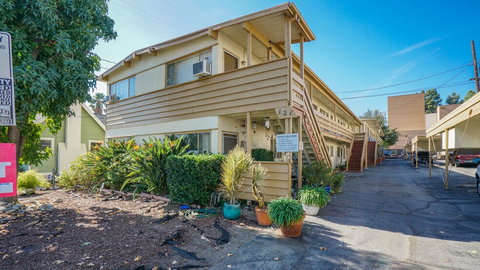 121 Maynard St, Glendale, CA à vendre - Photo principale – Image 1 sur 18