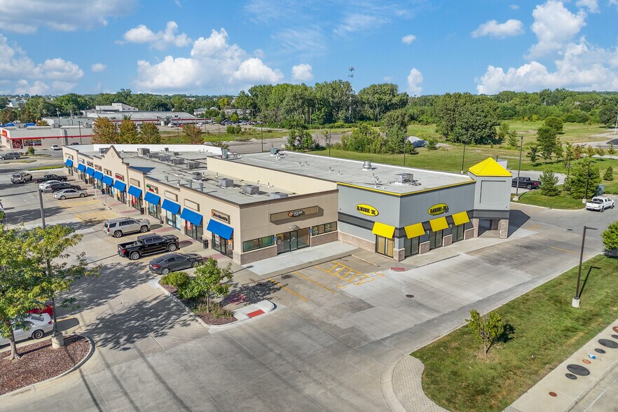 3701 E 14th St, Des Moines, IA à louer - Photo de l’immeuble – Image 3 sur 7