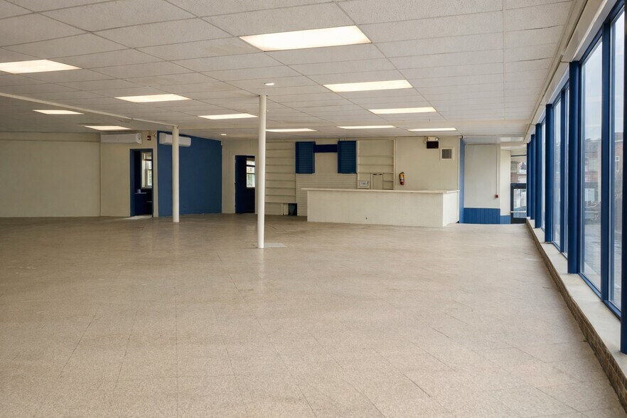 1081 Social St, Woonsocket, RI à louer - Photo intérieure – Image 2 sur 5