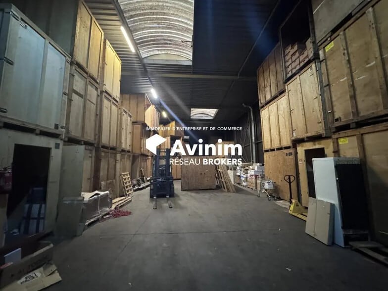 Industriel/Logistique dans Montreuil à louer - Photo de l’immeuble – Image 2 sur 3