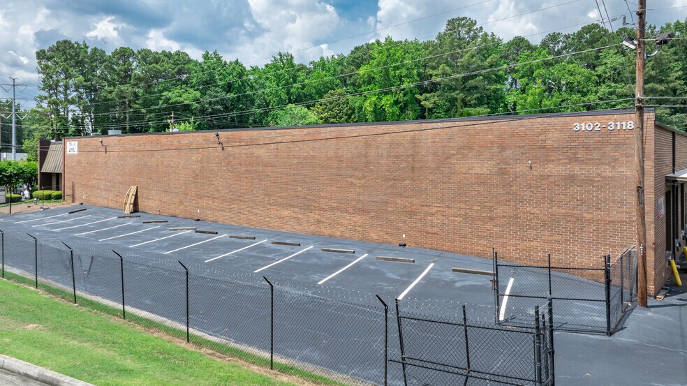 3102-3118 Oakcliff Industrial St, Doraville, GA à louer - Photo de l’immeuble – Image 2 sur 5