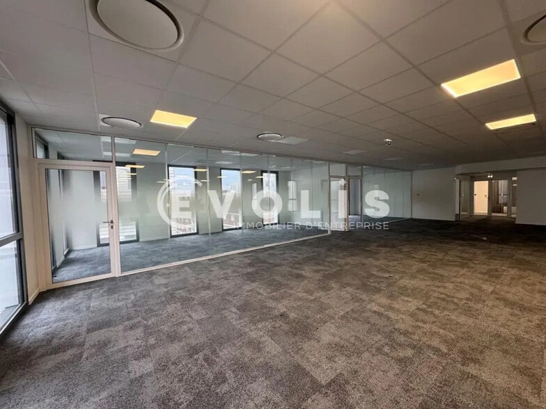 Bureau dans Amiens à louer - Photo de l’immeuble – Image 1 sur 4