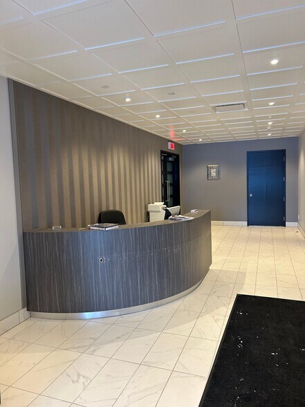 305 Rue Tanguay, Roberval, QC à louer - Hall d’entrée – Image 3 sur 6
