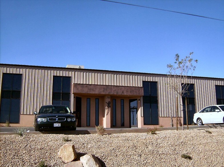 715 E Commerce Dr, St George, UT à louer - Photo de l’immeuble – Image 2 sur 9