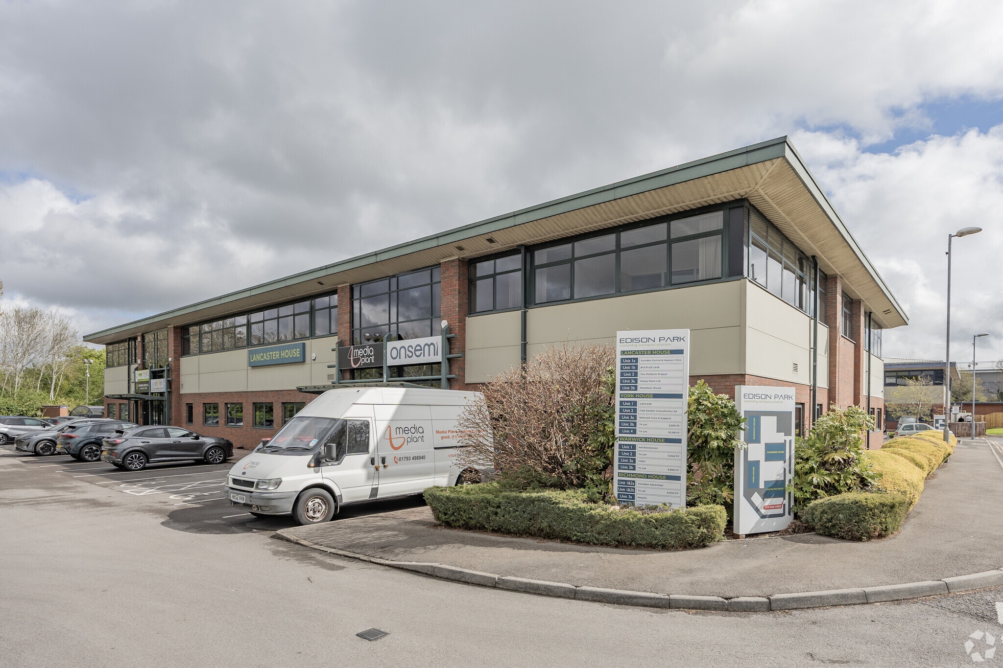 Hindle Way, Swindon à louer Photo principale– Image 1 sur 4