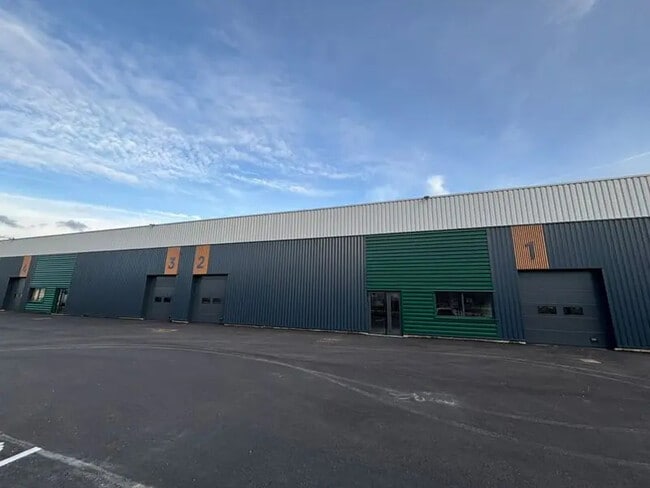 Plus de détails pour Local d’activités à vendre