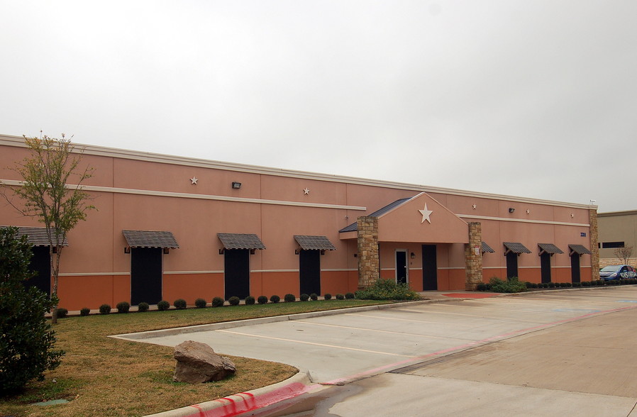 2211 E Continental Blvd, Southlake, TX à louer - Photo de l’immeuble – Image 3 sur 5