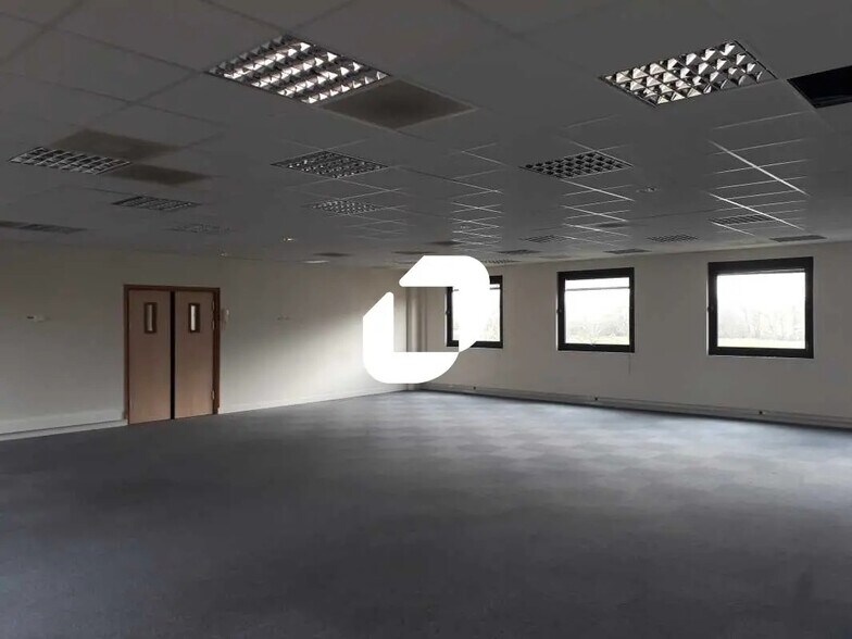 Local d’activités dans Villebon-sur-Yvette à louer - Photo intérieure – Image 3 sur 7