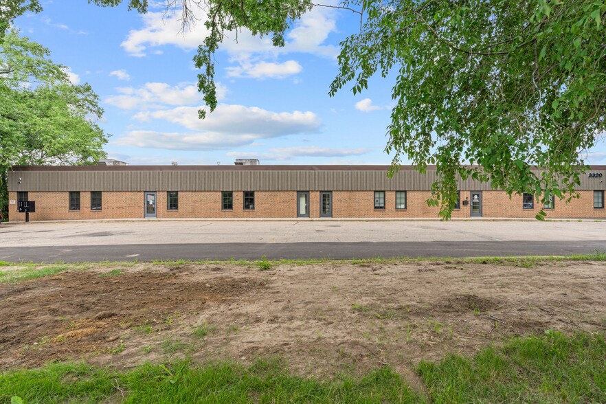 3320 Terminal Dr, Saint Paul, MN à louer - Photo de l’immeuble – Image 1 sur 7