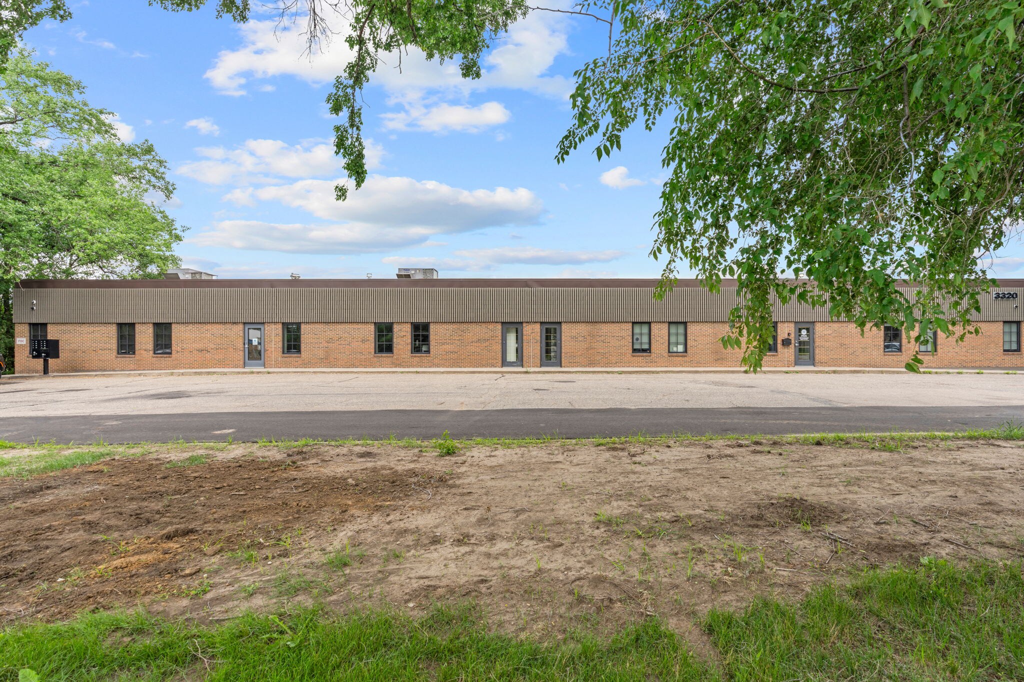 3320 Terminal Dr, Saint Paul, MN à louer Photo de l’immeuble– Image 1 sur 8