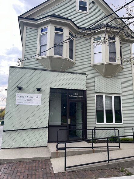 52 Colchester Ave, Burlington, VT à louer - Photo de l’immeuble – Image 2 sur 15