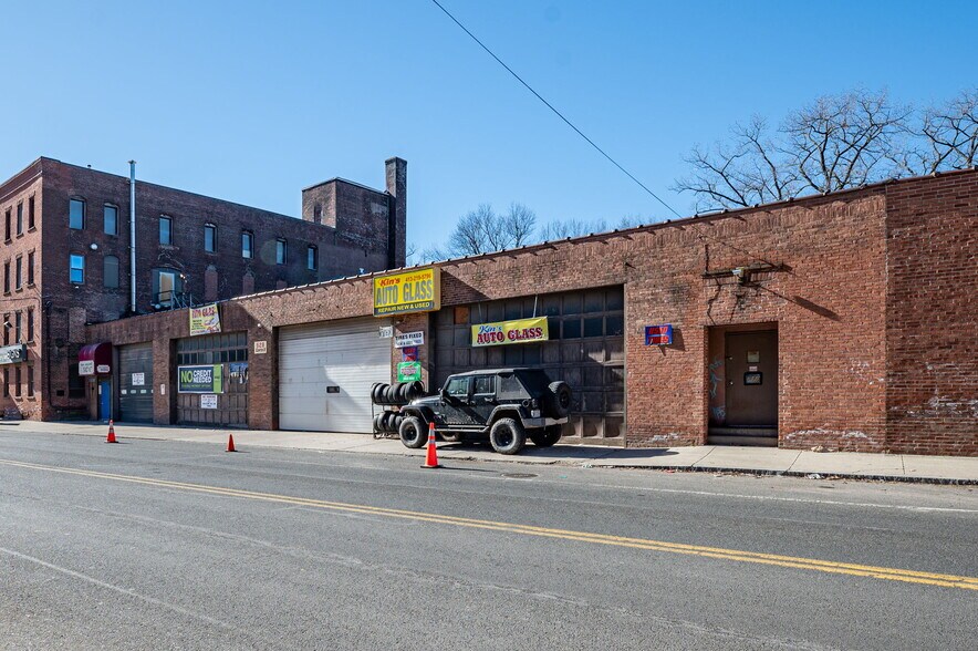 590-628 Center St, Chicopee, MA à louer - Photo de l’immeuble – Image 1 sur 8