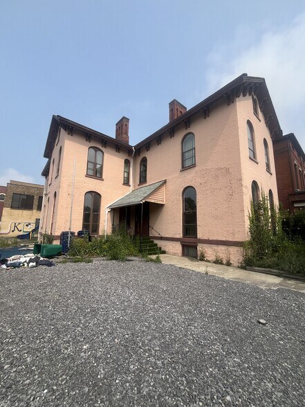 388 Franklin st, Buffalo, NY à vendre - Photo principale – Image 1 sur 17