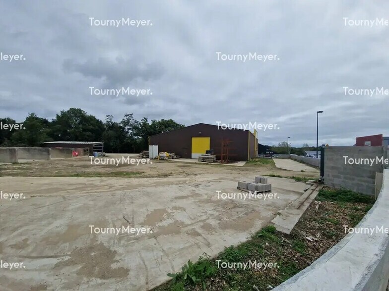 Local d’activités dans Crach à louer - Photo de l’immeuble – Image 3 sur 6