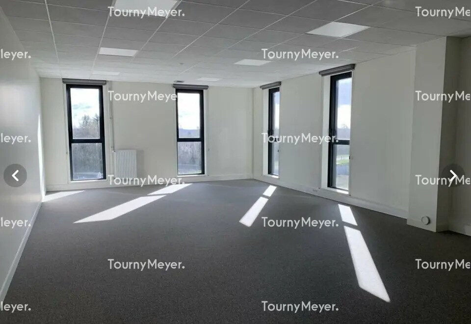 Bureau dans Thorigné-Fouillard à louer Photo de l’immeuble– Image 1 sur 2