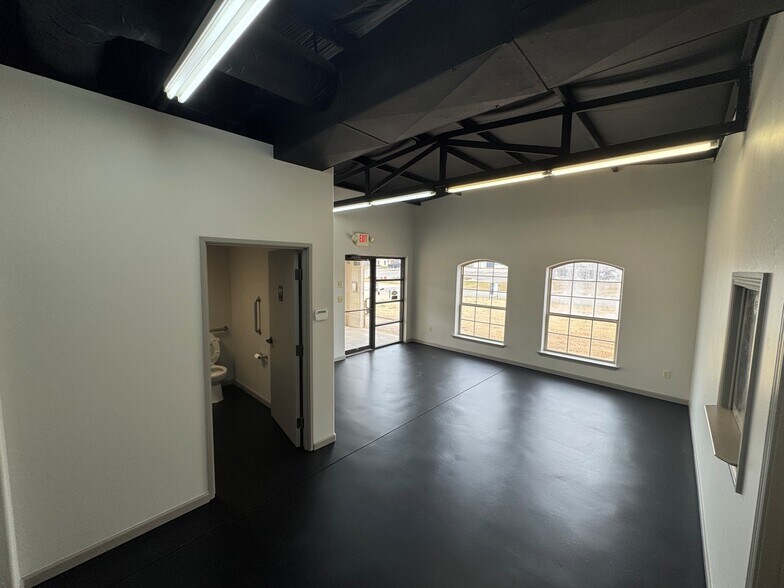 920 NW 69th St, Oklahoma City, OK à louer - Photo de l’immeuble – Image 3 sur 7