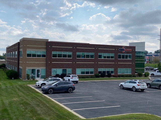 3425 40th Ave NW, Rochester, MN à louer - Photo de l’immeuble – Image 2 sur 15