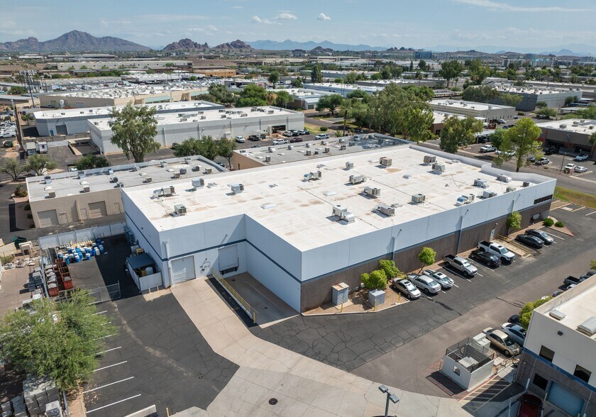 606 S Madison Dr, Tempe, AZ à louer - Photo de l’immeuble – Image 1 sur 9