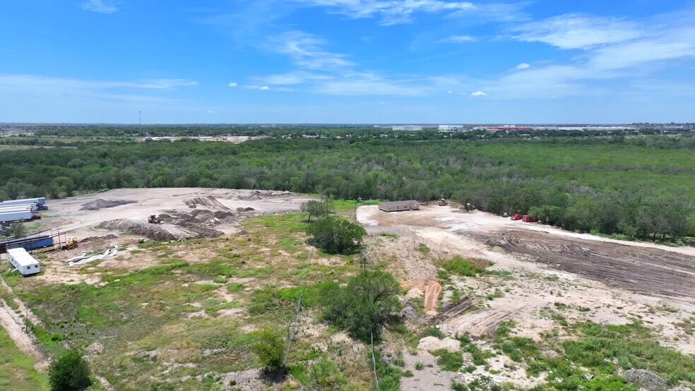 SE I-410 Access Rd, San Antonio, TX à vendre - Vidéo sur l’annonce professionnelle – Image 2 sur 13