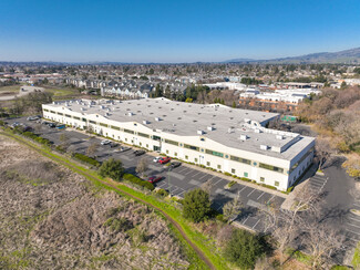Plus de détails pour 1450 Technology Ln, Petaluma, CA - Bureau, Industriel/Logistique à louer