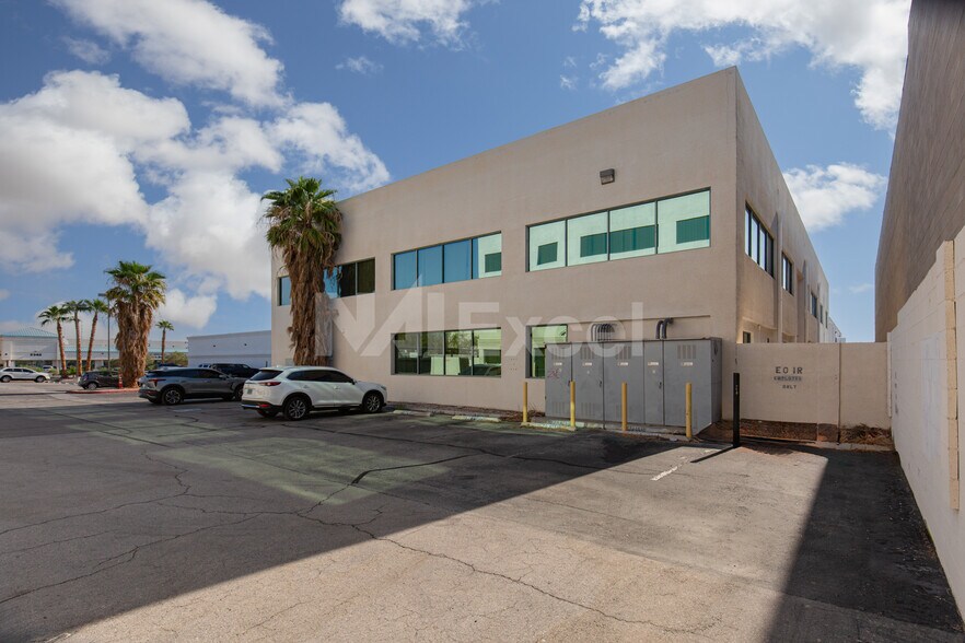3365 Pepper Ln, Las Vegas, NV à vendre - Photo de l’immeuble – Image 2 sur 25