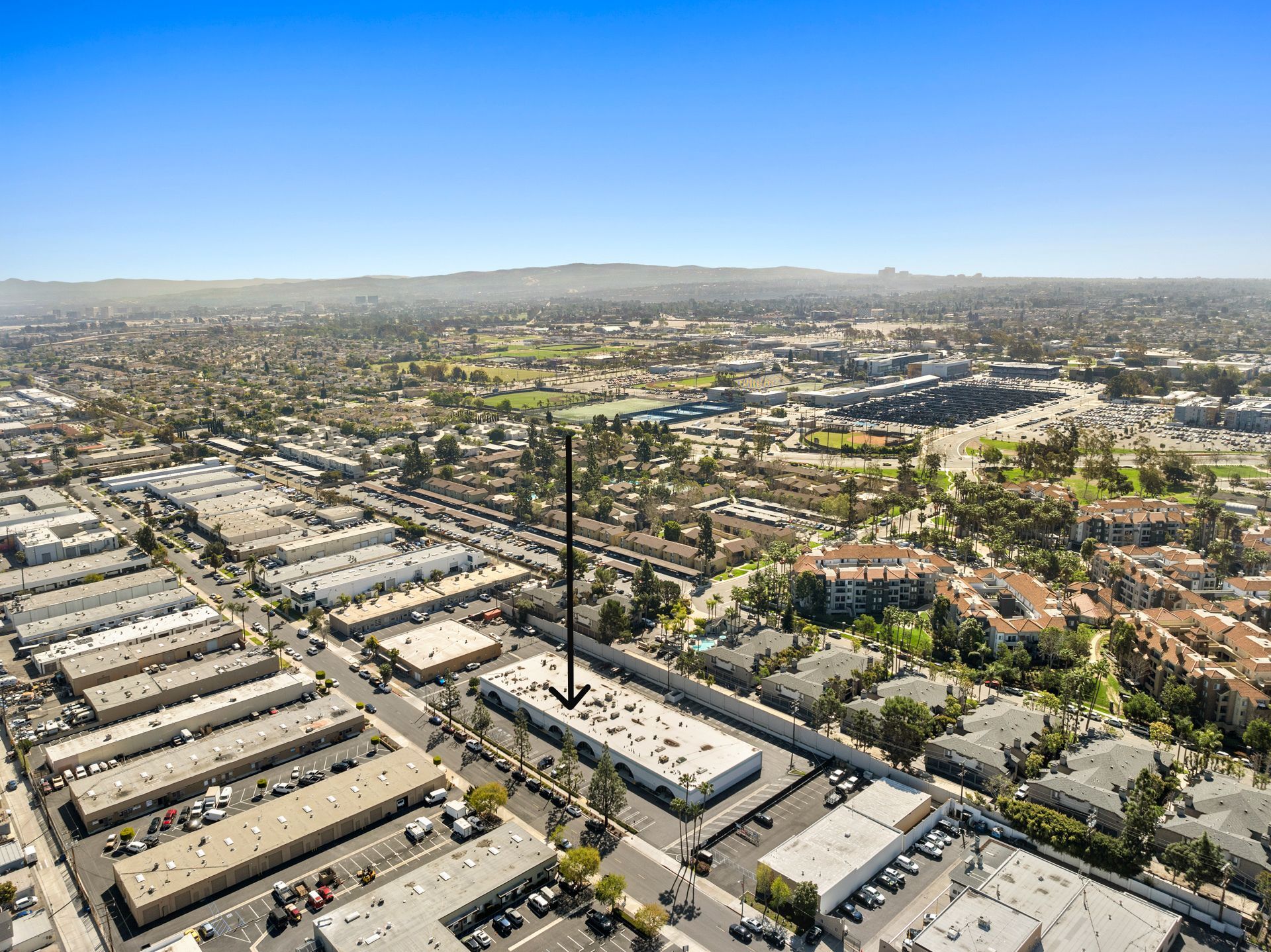 1375 Logan Ave, Costa Mesa, CA à vendre Photo de l’immeuble– Image 1 sur 19