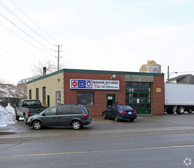 21 Union St, Brampton, ON à vendre - Photo de l’immeuble – Image 2 sur 29