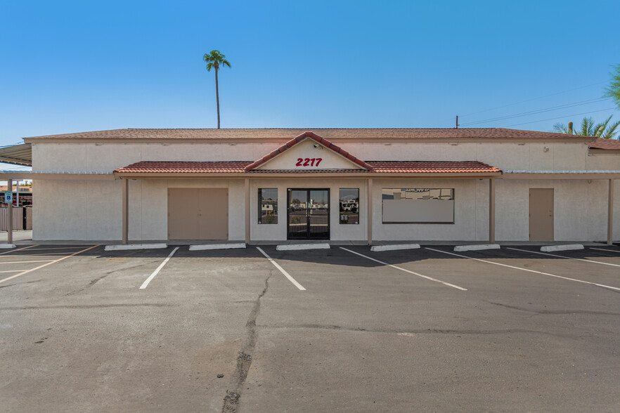 2217 E Main St, Mesa, AZ à louer - Photo de l’immeuble – Image 1 sur 29