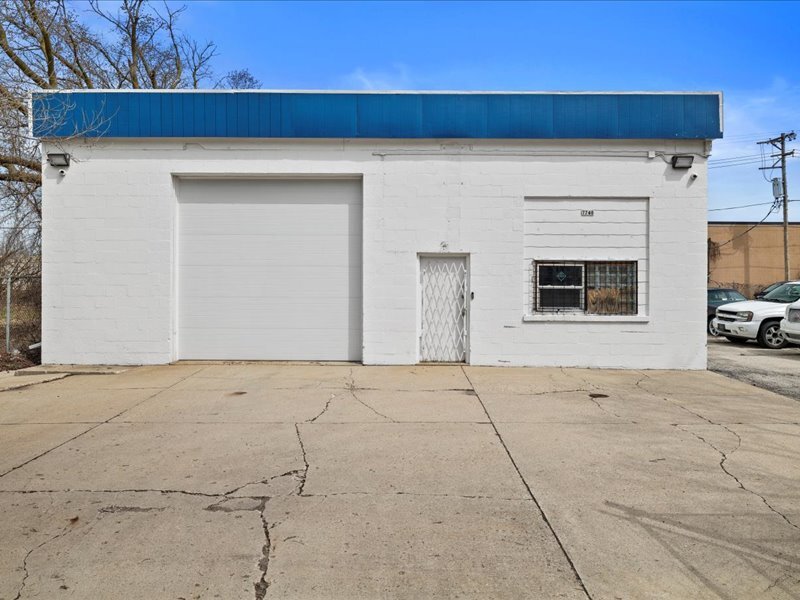 7740 W Florist Ave, Milwaukee, WI à vendre Photo de l’immeuble– Image 1 sur 19