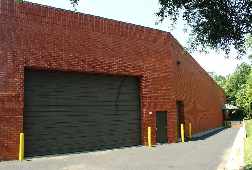 3946 Deep Rock Rd, Richmond, VA à louer - Photo de l’immeuble – Image 2 sur 3