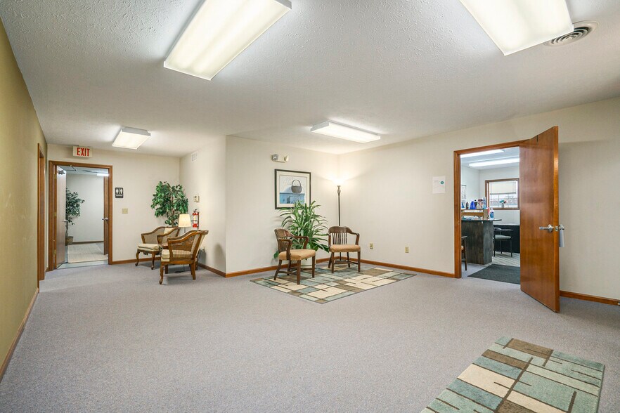 909 Linway Dr, Goshen, IN à vendre - Photo intérieure – Image 2 sur 8