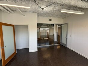 8455 Beverly Blvd, Los Angeles, CA à louer Photo intérieure– Image 1 sur 3