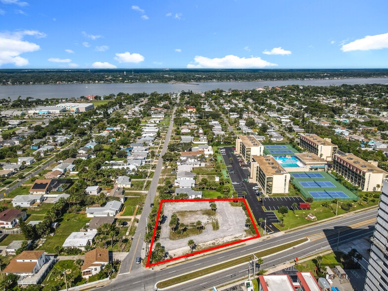 1401 N Atlantic Ave, Daytona Beach, FL à vendre - Photo principale – Image 2 sur 4