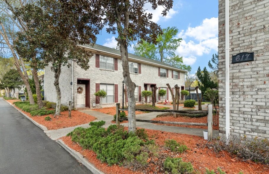 617 Wassamassaw Rd, Summerville, SC à vendre - Photo de l’immeuble – Image 3 sur 10
