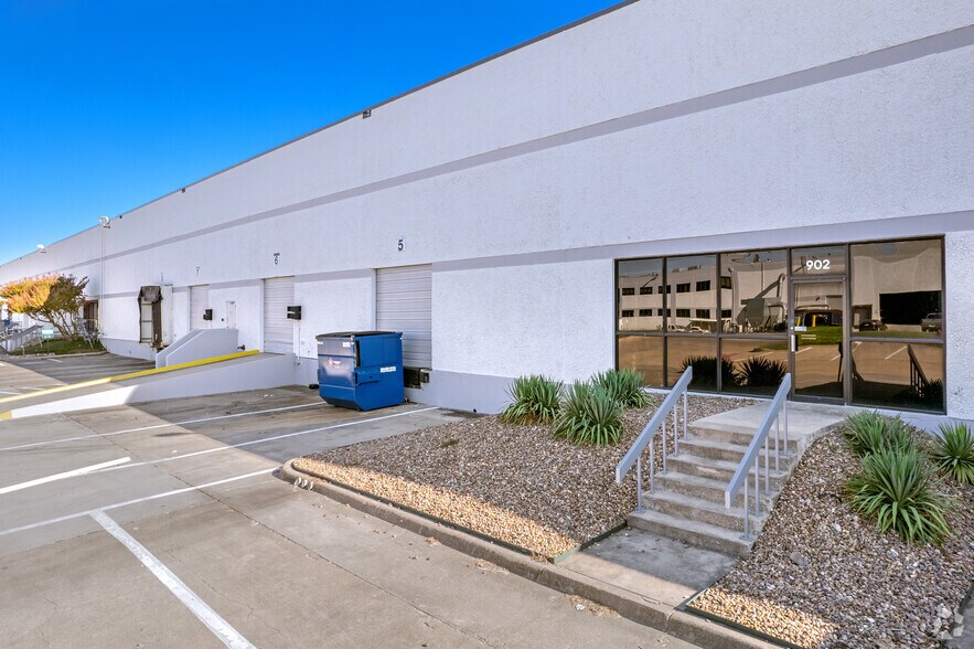 902-935 Avenue R, Grand Prairie, TX à louer - Photo de l’immeuble – Image 3 sur 11