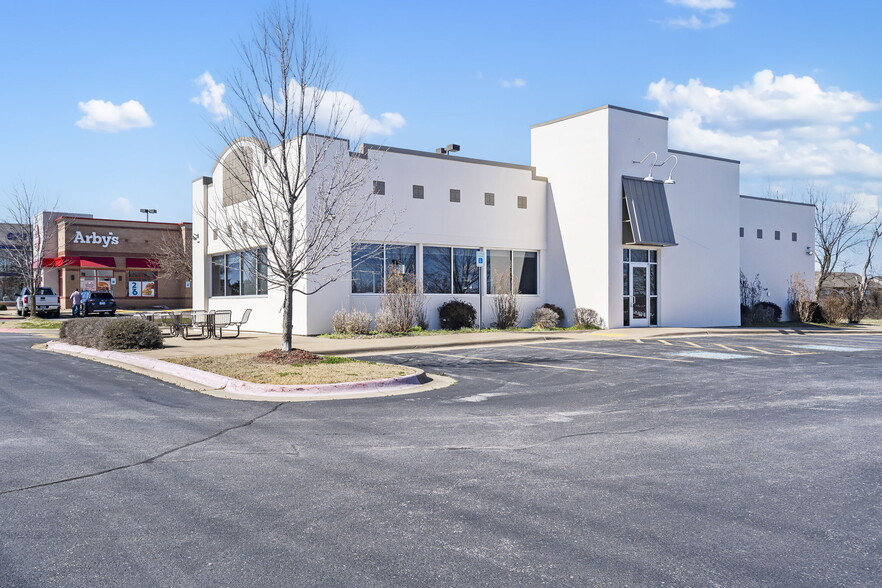 7420 W Sunset Ave, Springdale, AR à louer - Photo de l’immeuble – Image 3 sur 20